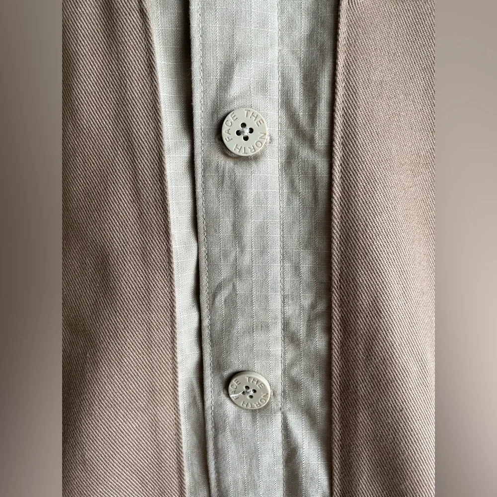 New North Face Men Button Up Thick Shirt Tan Brown Jacket Size Large